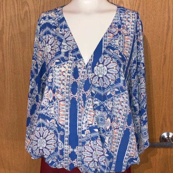 Gathered Elastic Waist Top - Picture 1 of 9